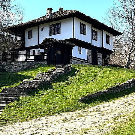 Къща За Гости Иван Карадимитров Bozhentsi Esterno foto